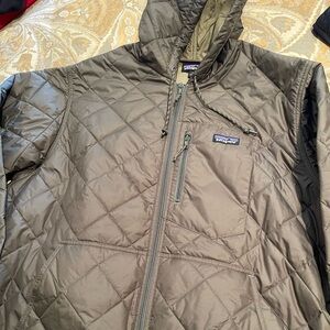 Patagonia diamond quilted bomber hoodie